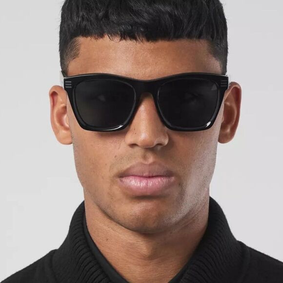 NEW Burberry BE4348 Cooper 300187 Black Dark Gray Square Unisex Sunglass…